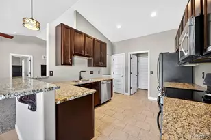 624 Courageous Ln, Wentzville, MO 63385 - Photo 13