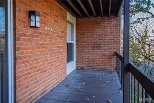 1951 Greenpoint Dr, Saint Louis, MO 63122 - Photo 9