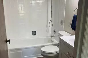 1057 Mersey Bend Dr, Saint Louis, MO 63129 - Photo 11