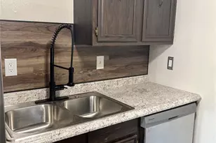 1057 Mersey Bend Dr, Saint Louis, MO 63129 - Photo 5