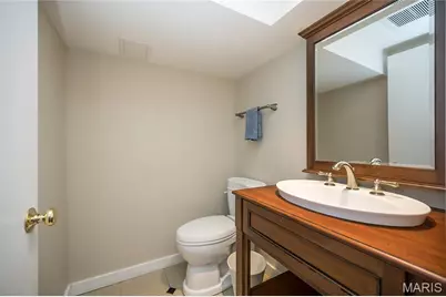 8000 Venetian Drive, Saint Louis, MO 63105 - Photo 45