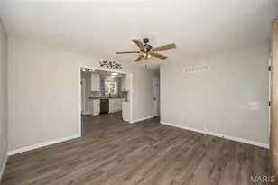 1304 Kew Gardens Dr, Florissant, MO 63031 - Photo 5