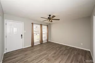 1304 Kew Gardens Dr, Florissant, MO 63031 - Photo 7