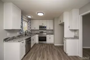 1304 Kew Gardens Dr, Florissant, MO 63031 - Photo 11