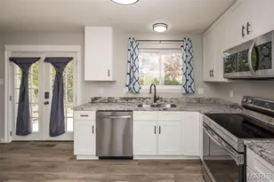 1304 Kew Gardens Dr, Florissant, MO 63031 - Photo 13