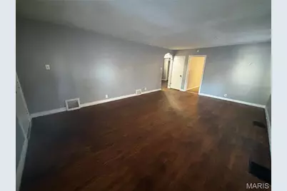 10053 Diamond Drive, Riverview, MO 63137 - Photo 7