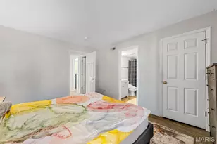 1949 Hunting Lake Ct, Kirkwood, MO 63122 - Photo 13