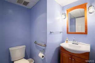 7012 Chalkstone Rd, Oakville, MO 63129 - Photo 41