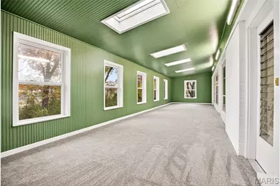 10067 Springwood Drive, Ladue, MO 63124 - Photo 13