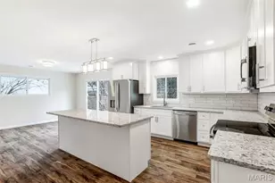 6904 Frostview Ln, Hazelwood, MO 63042 - Photo 7