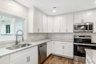 6904 Frostview Ln, Hazelwood, MO 63042 - Photo 9