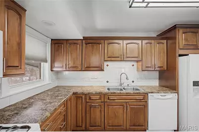 10555 Gourock Drive, Riverview, MO 63137 - Photo 9