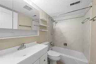 916 Claytonbrook Dr, Ballwin, MO 63011 - Photo 19