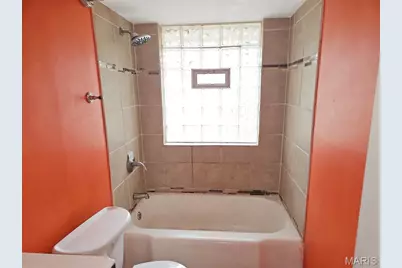 1110 Duenke Drive, Bellefontaine Neighbors, MO 63137 - Photo 5