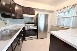 7594 Hazelcrest Dr, Hazelwood, MO 63042 - Photo 5