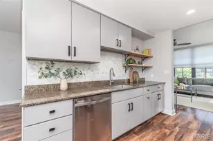 4256 Olive St, Saint Louis, MO 63108 - Photo 9