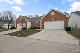 3206 Woodridge Center Pkwy, Oakville, MO 63129 - Photo 3