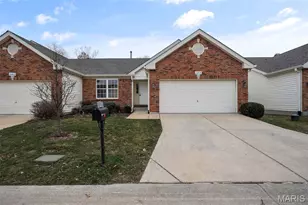 3206 Woodridge Center Pkwy, Oakville, MO 63129 - Photo 1