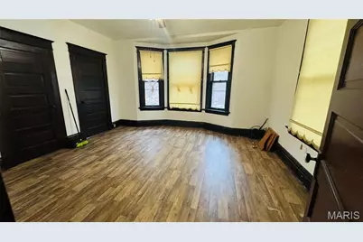 2647 Carson Road, Saint Louis, MO 63114 - Photo 9