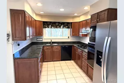 1634 Hobnail Court, Unincorporated, MO 63146 - Photo 3