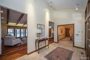 1673 Frontenac Woods Ln, Frontenac, MO 63131 - Photo 3