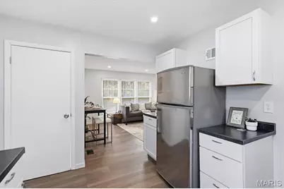 689 Conover Lane, Saint Louis, MO 63126 - Photo 13