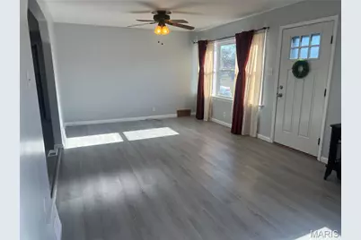 9227 Guthrie Avenue, Saint Louis, MO 63134 - Photo 5