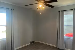 9227 Guthrie Ave, Saint Louis, MO 63134 - Photo 13