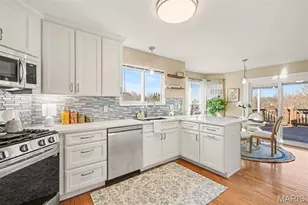 3037 Southoaks Pl, Saint Louis, MO 63129 - Photo 5