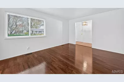 2560 Woodsage Drive, Florissant, MO 63033 - Photo 7