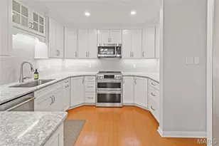 200 Ambridge Ct, Chesterfield, MO 63017 - Photo 19