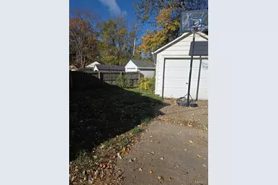 1067 Melvin Avenue, Saint Louis, MO 63137 - Photo 49