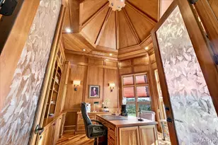 10600 Country View Dr, Creve Coeur, MO 63141 - Photo 5