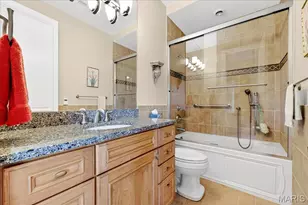 10600 Country View Dr, Creve Coeur, MO 63141 - Photo 39