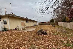 712 McClain St, Richland, MO 65556 - Photo 31