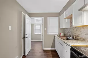 10129 Ashbrook Dr, Saint Louis, MO 63137 - Photo 11