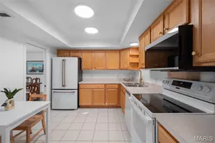 917 Claytonbrook Dr, Ballwin, MO 63011 - Photo 15