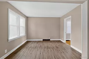 7046 Roslyn Dr, Saint Louis, MO 63136 - Photo 9