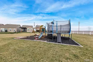 346 Charlestowne Place Dr, Saint Charles, MO 63301 - Photo 33