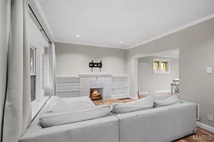 6827 Plymouth Ave, University City, MO 63130 - Photo 11