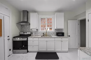 6827 Plymouth Ave, University City, MO 63130 - Photo 17