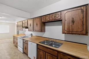 1221 Thatcher Ave, Saint Louis, MO 63135 - Photo 11