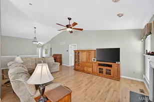 14734 Ladue Bluffs Crossing Dr, Chesterfield, MO 63017 - Photo 13