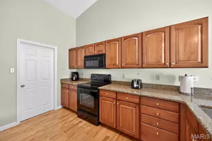 14734 Ladue Bluffs Crossing Dr, Chesterfield, MO 63017 - Photo 19