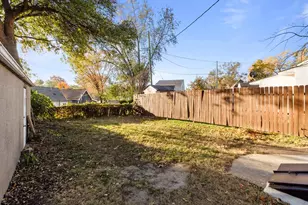 728 N Kingshighway St, Saint Charles, MO 63301 - Photo 23