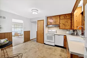 1020 Hawthorn Ave, Saint Charles, MO 63301 - Photo 11