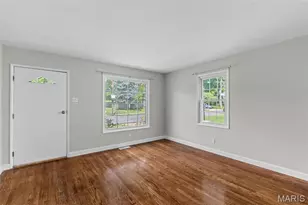 2490 Mullanphy Ln, Florissant, MO 63031 - Photo 3