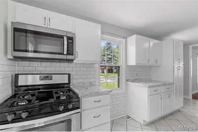 2490 Mullanphy Lane, Florissant, MO 63031 - Photo 7