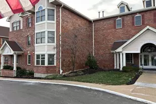 567 Sarah Ln, Creve Coeur, MO 63141 - Photo 3
