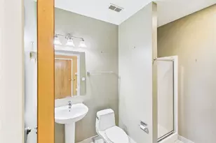 1611 Locust St, Saint Louis, MO 63103 - Photo 15